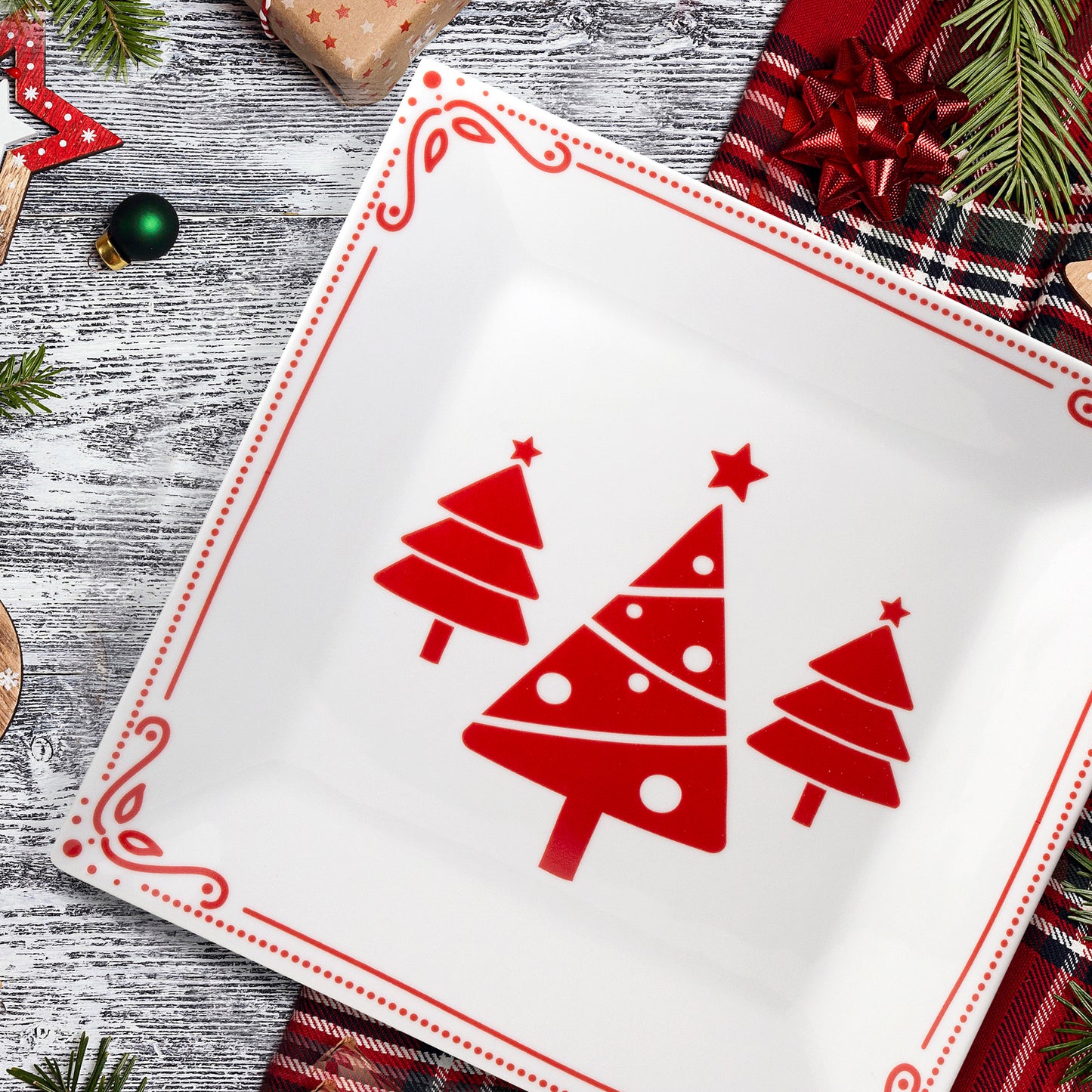 Set of 2 Platters with Holiday Print